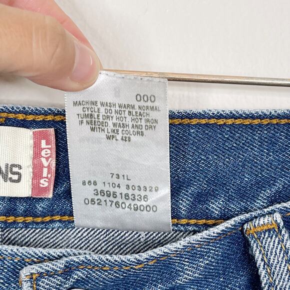 Levis 550 Cut Off Shorts Womens Size 8 Medium Wash High Waist Cotton Fringe Hem - Picture 12 of 12